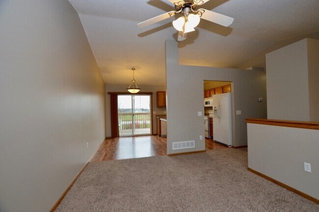 Foto del edificio - Lovely Altoona Split-Foyer