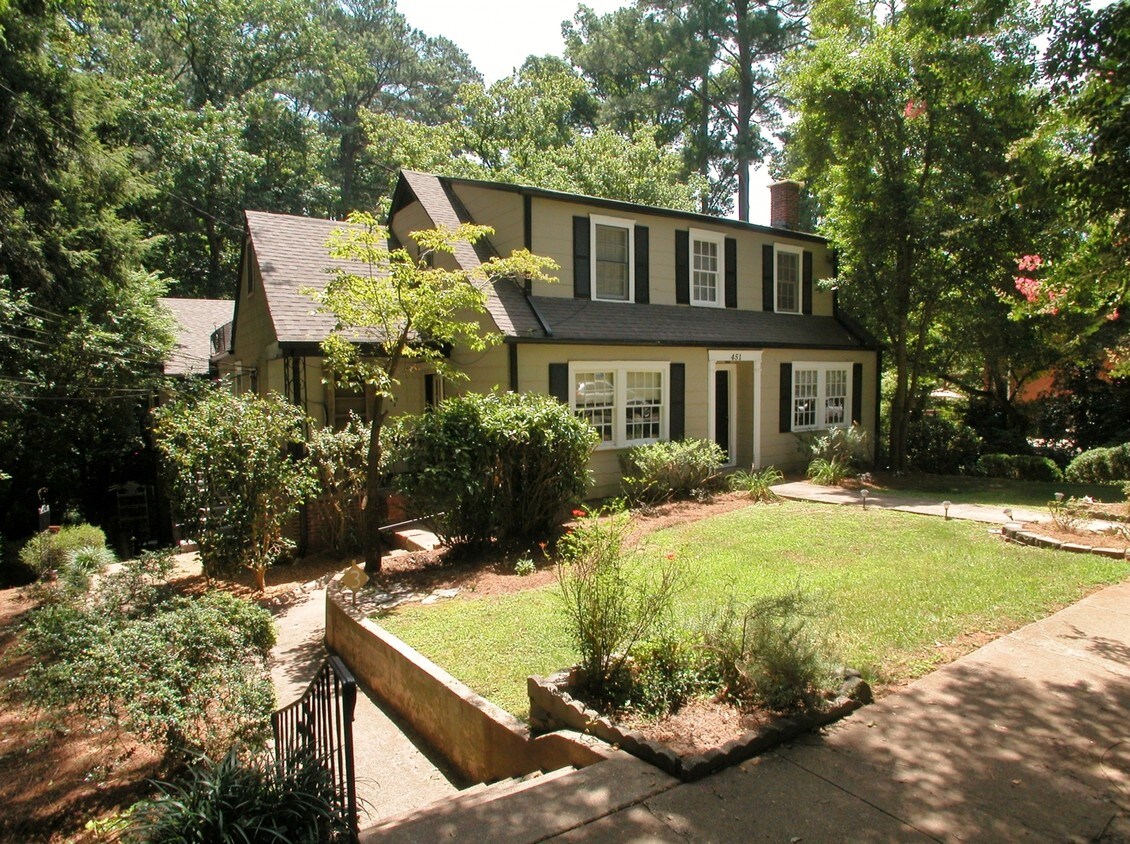 Foto principal - Durand Drive Apartments