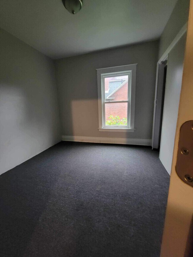 Foto del edificio - 2461 Niagara Rd