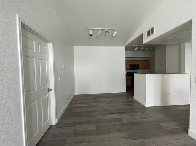 Building Photo - 9975 Peace Way