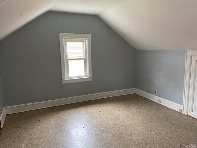 Foto del edificio - 215-22 112th Ave