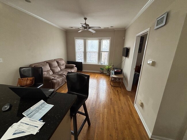 Building Photo - 3021 W Cullom Ave