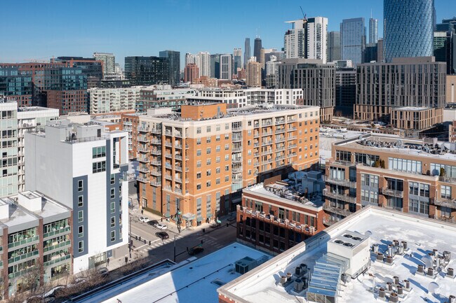 Aerial Photo - 954 W Monroe St