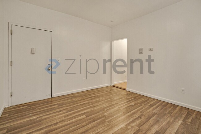 Foto del edificio - Unit 2R