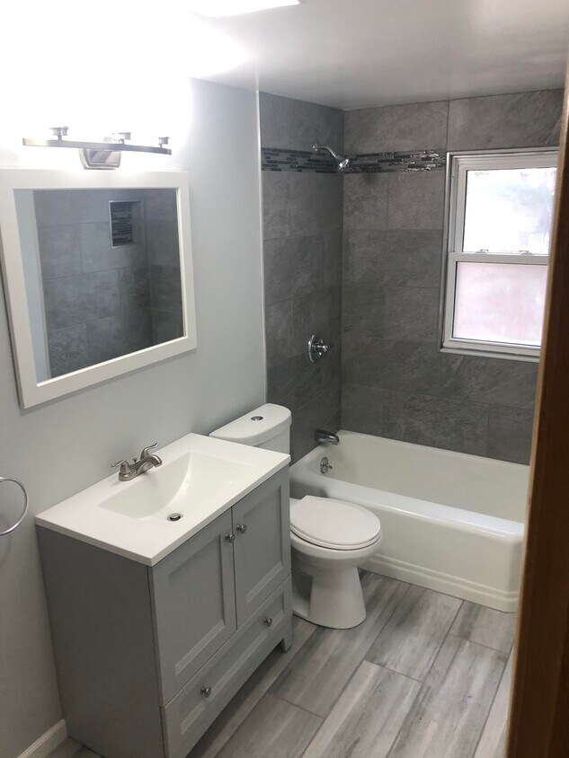 Foto principal - 152 8th St