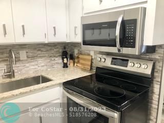 Foto del edificio - 2221 NE 68th St