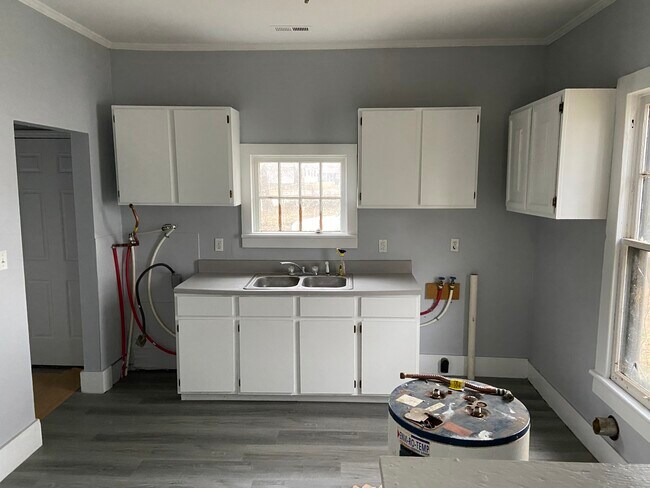 Foto del edificio - 1230 Old Wilkesboro Rd