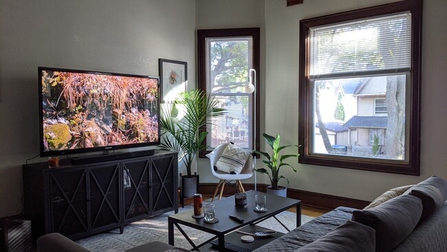 Foto del edificio - 1908 E Webster Pl