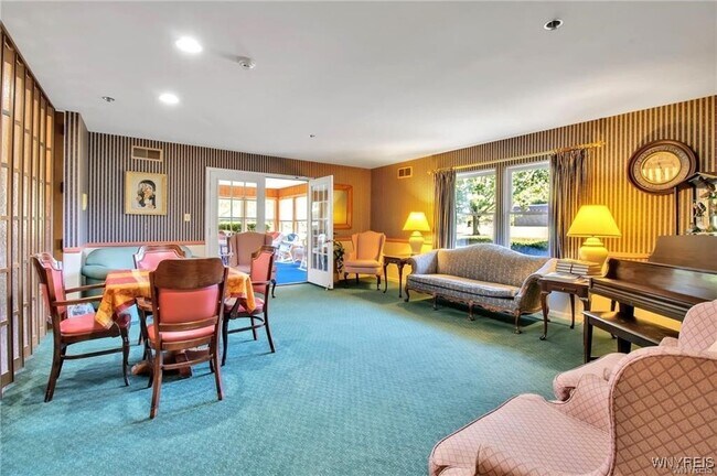 Foto del edificio - 459 E Oak Orchard St