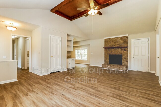 Building Photo - 1311 Hampton Dr