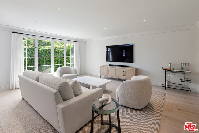 Building Photo - 9563 Charleville Blvd