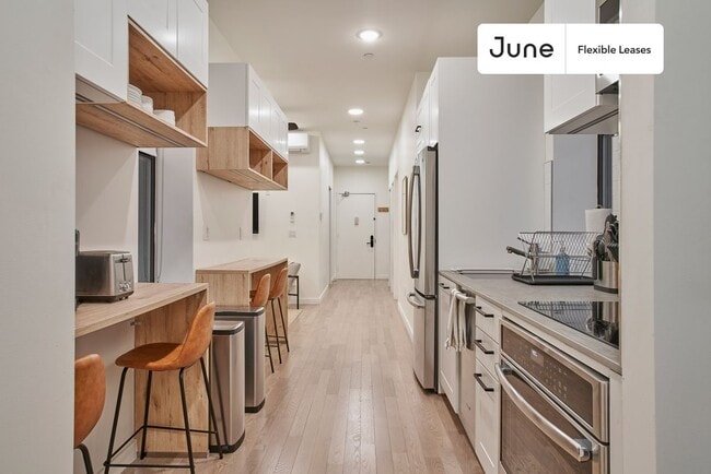 Building Photo - Beautiful Private ROOM in Manhattan