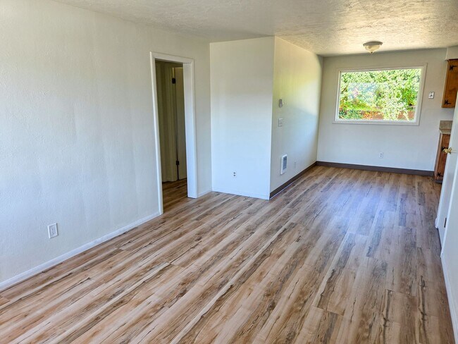 Foto del edificio - 3045-3065-3065 Madison St NE