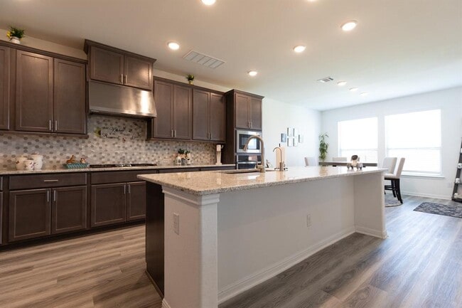 Building Photo - 2332 Giona Pl