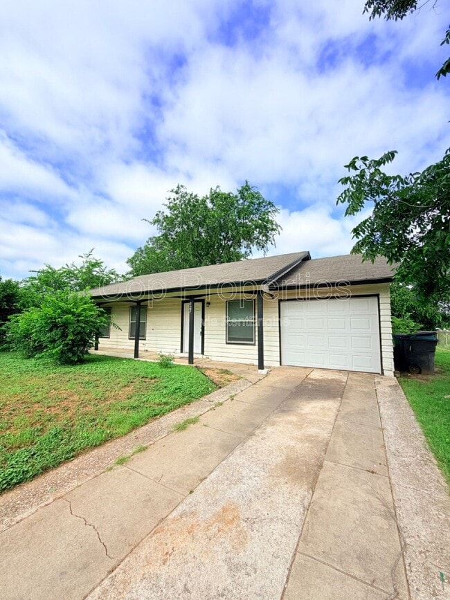 Foto del edificio - 827 Dunwoodie Dr