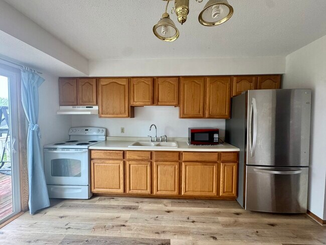 Foto del edificio - 5556 N Thornwood Ave