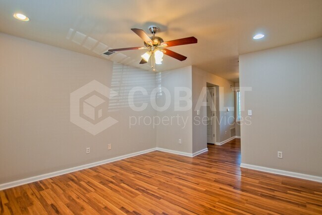 Foto del edificio - 2145 Bolton Rd NW