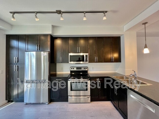 Building Photo - 625 Boynton Pl