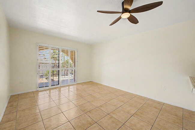 Foto del edificio - 3033 E Devonshire Ave