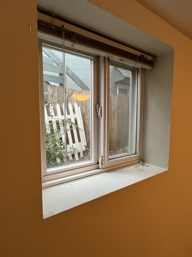 Building Photo - 3759 W 15th Ave