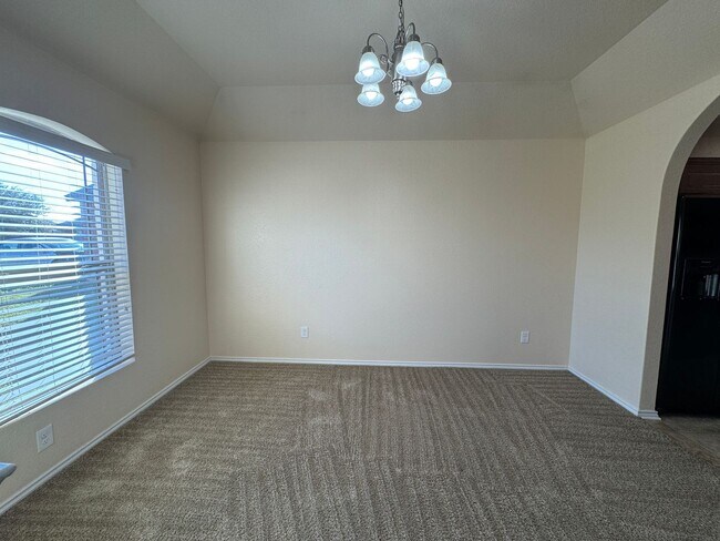 Building Photo - 9901 Diana Dr