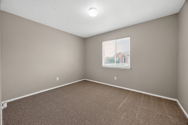 Foto del edificio - 1432 Oak Hollow Ln