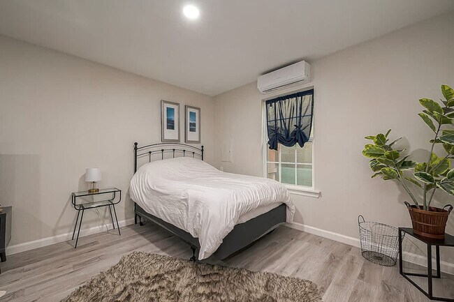 Foto del edificio - 1352 Dorothy St