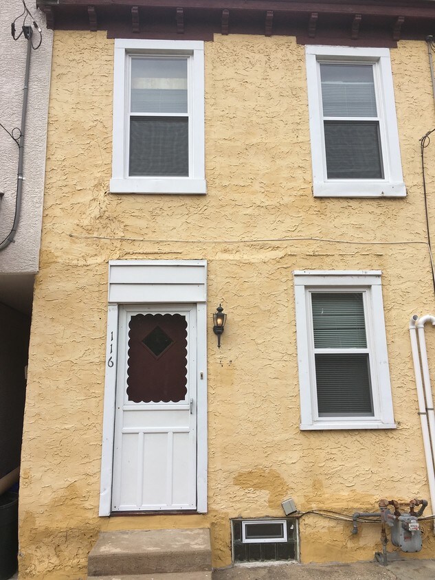 Primary Photo - 116 E Hector St