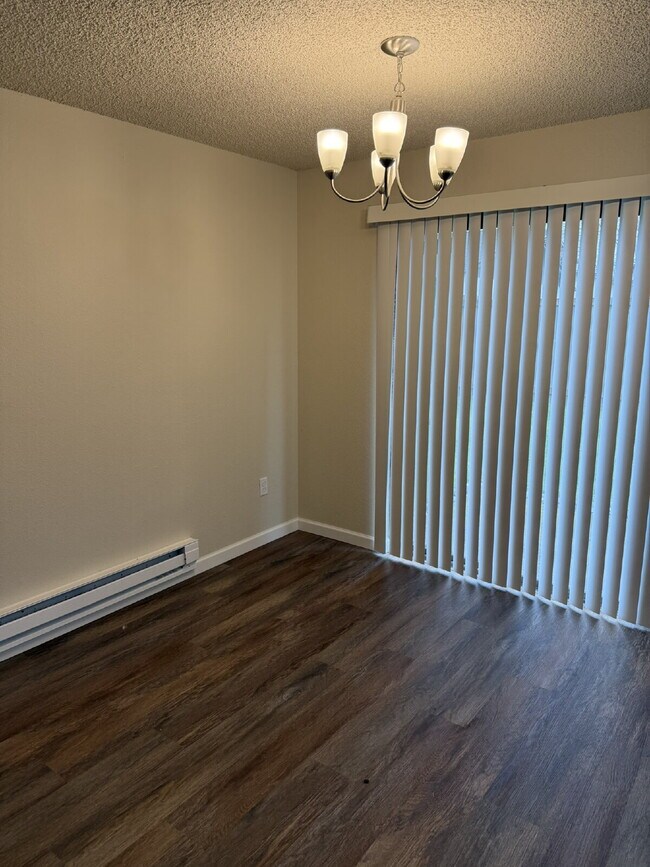 Foto del edificio - Fully Remodeled 2 Bedroom Unit- Available for Immediate Move In