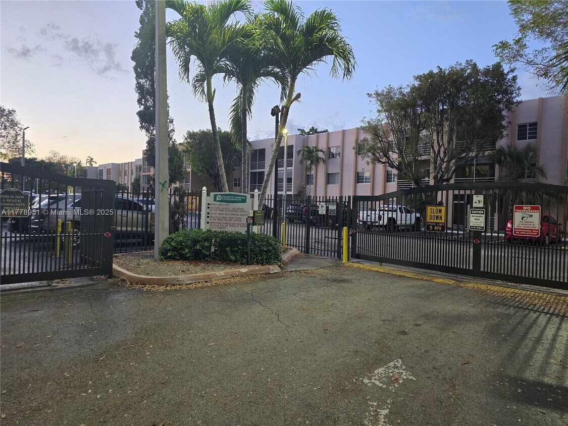 Foto principal - 15888 SW 95th Ave