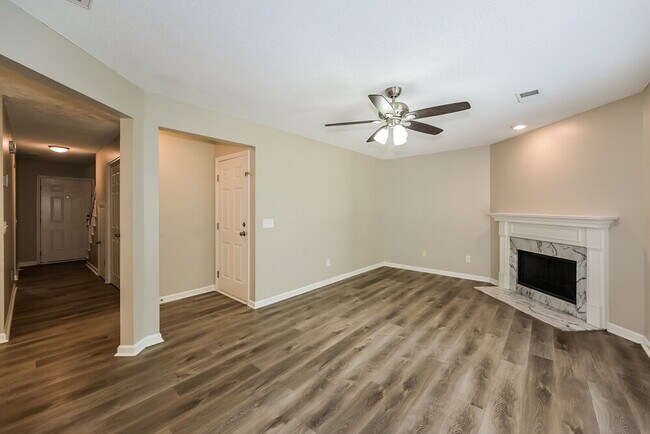 Foto del edificio - 309 Cedar Park Cir