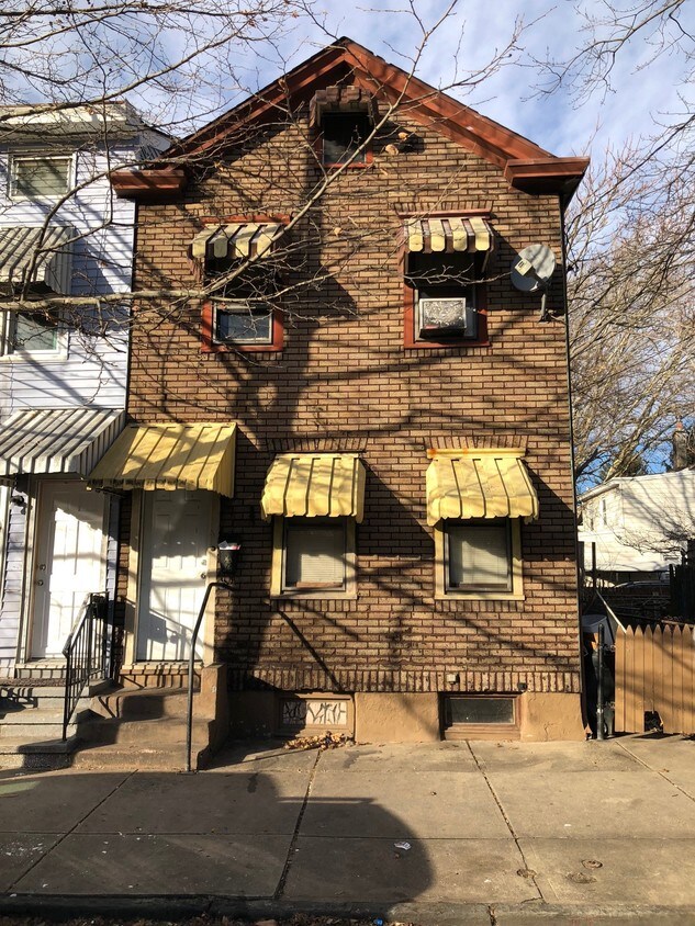 36 Hewitt St, Trenton, NJ 08611 House Rental in Trenton, NJ