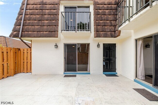 Foto del edificio - 1418 Park Shore Cir