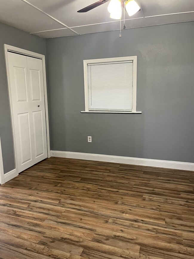 Building Photo - 1412 E Voorhis Ave