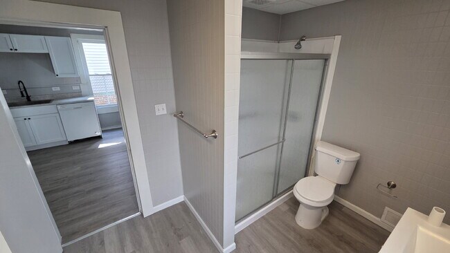 Foto del edificio - 3 Bed Ready Now!!