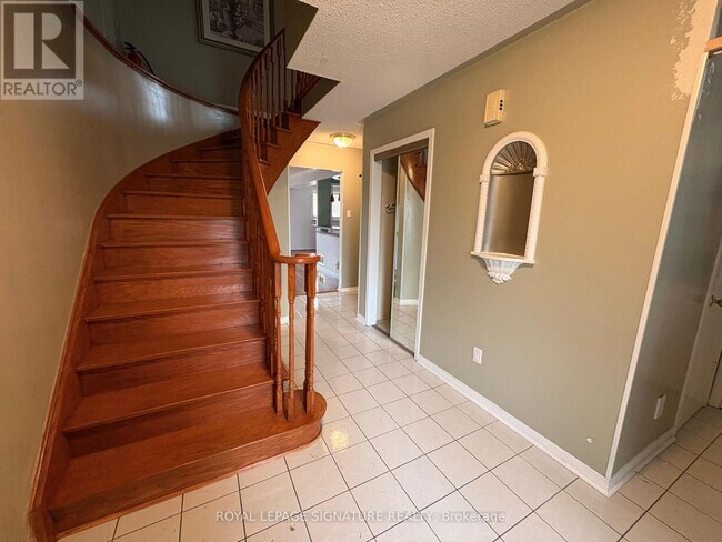 Building Photo - 6037 Duford Dr