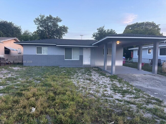 Foto del edificio - 2620 NW 14th Ct