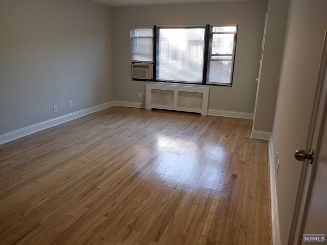 Foto del edificio - 2187 N Central Rd