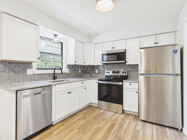 Foto del edificio - 8622 E 108th Terrace
