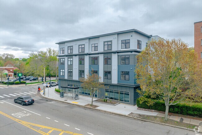 Foto del edificio - 882 Massachusetts Ave