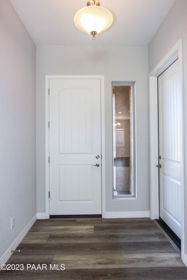 Building Photo - 6185 E Beecher Loop