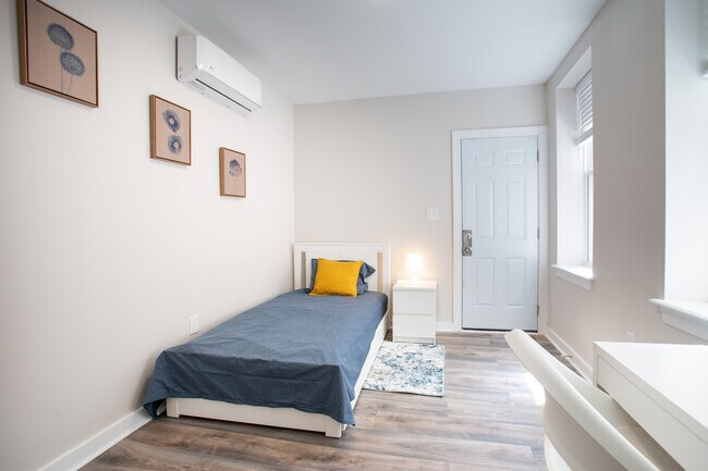 Foto del edificio - 2549 N Bancroft St