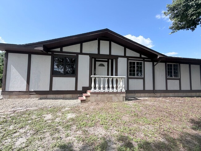 Building Photo - 5302 5th St W