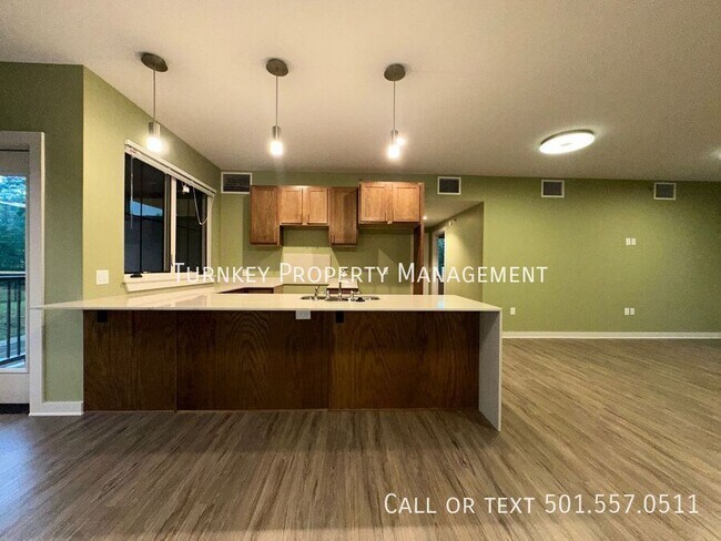 Foto del edificio - 3223 Kavanaugh Blvd