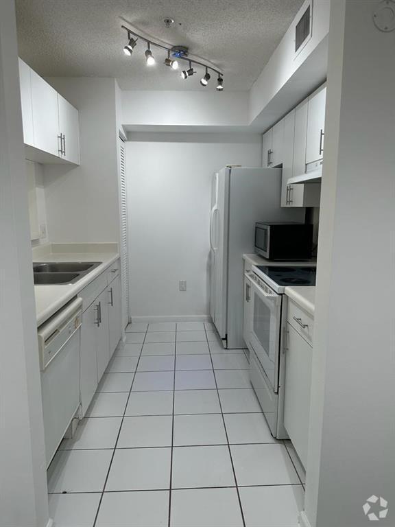 Lake Windermere at Indigo Lakes Gated Apartments for Rent Coconut Creek, FL 2 Rentals