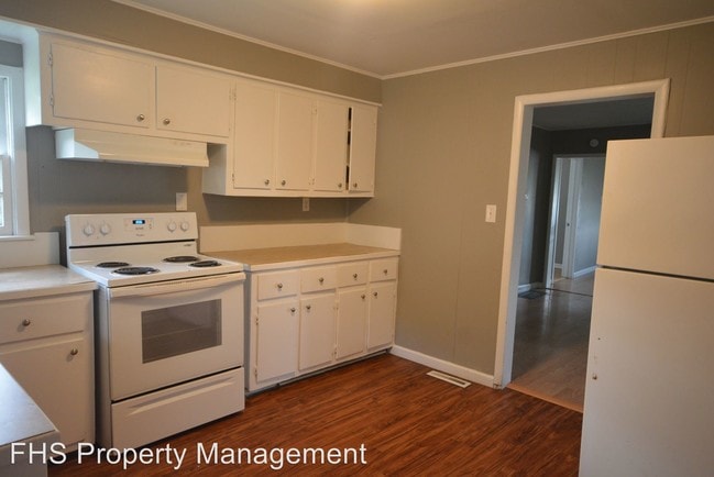 Building Photo - 2 br, 1 bath House - 401 W Chase Street*