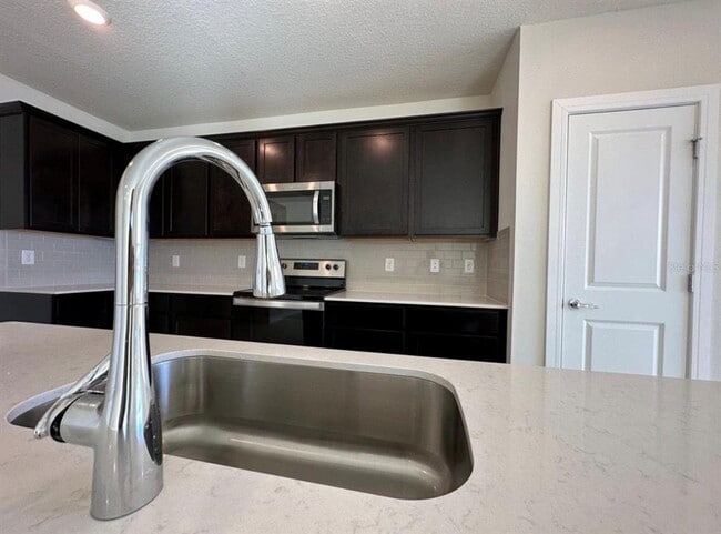 Foto del edificio - 5322 Royal Point Ave