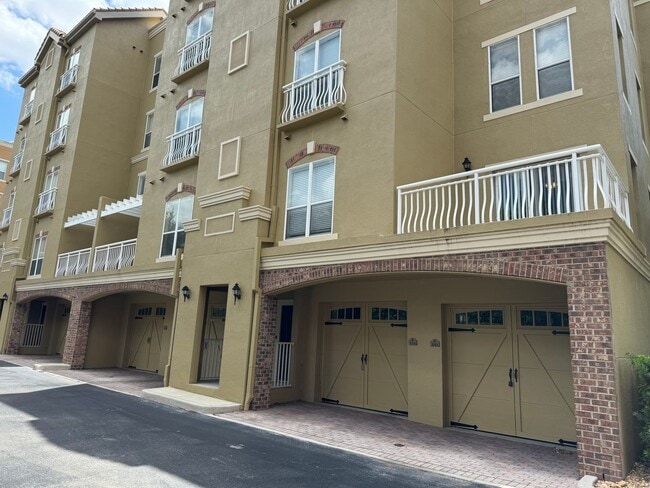 Photo - CONDO LOCATE IN GATED COMMUNITY  IN DR. PH...