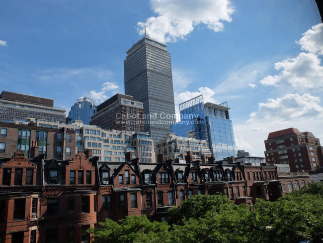 Foto del edificio - 213 Newbury St