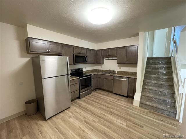 Foto del edificio - 4820 W 88th Pl